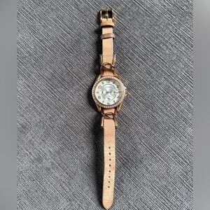 Women’s rose gold fossil leather chain watch
